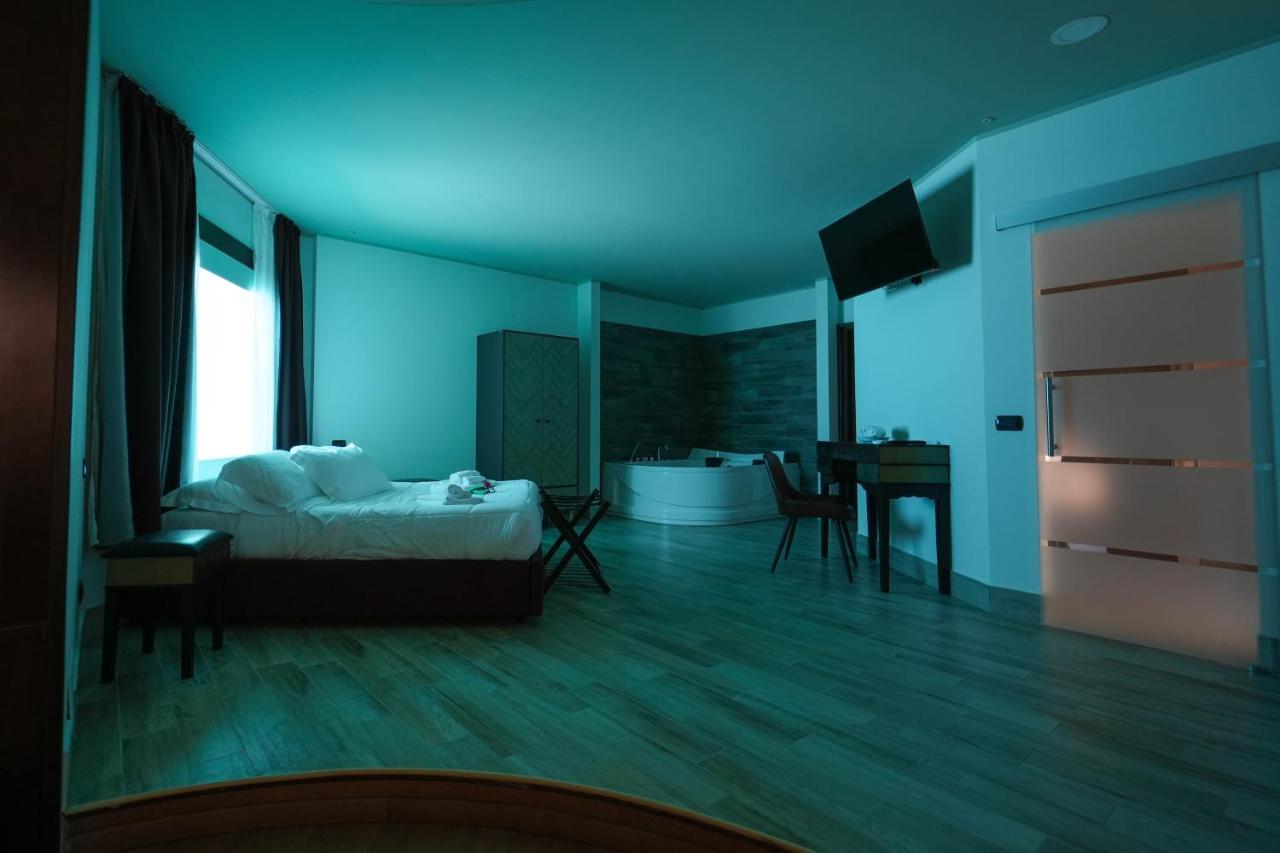 Paradise Suite Латина Екстериор снимка